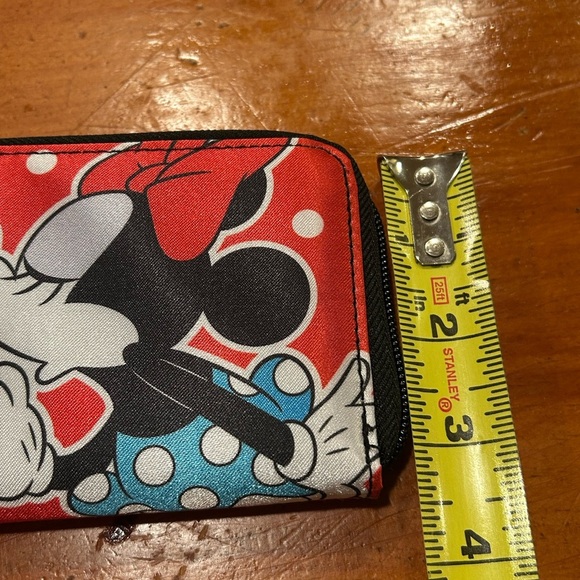 NWT Disney Mickey & Minnie Mouse Heart / Love Zip Around Wallet - Picture 9 of 10